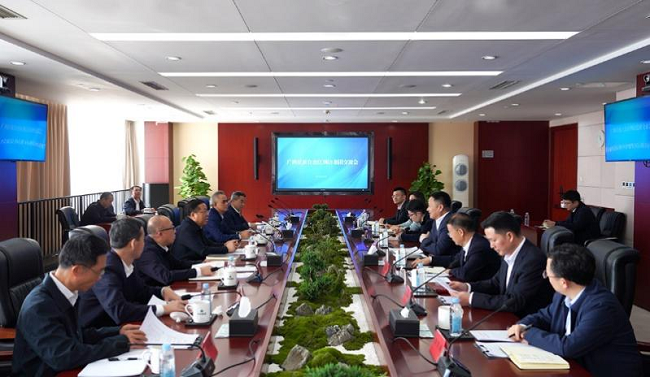 余红辉会见广西壮族自治区政府党组成员、自治区国资委党委书记秦如培一行