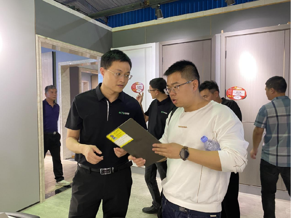 9159金莎游艺场林业蓝豹家居成功举办第27届大型工厂团购会