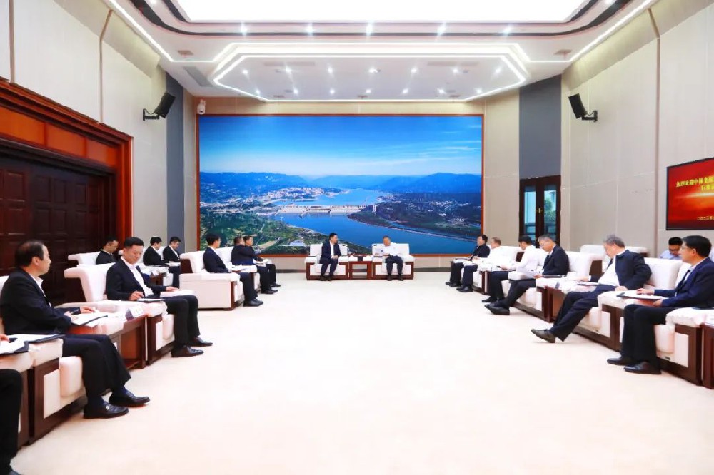 余红辉拜访中国三峡集团党组书记、董事长雷鸣山