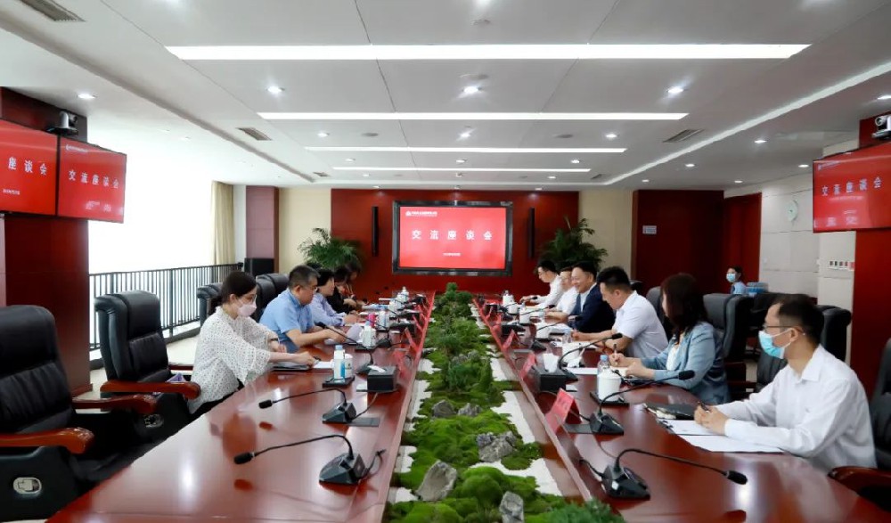 余红辉与南方科技大学教授、工程技术创新中心（北京）主任胡清一行交流座谈