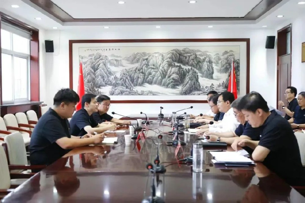 康鹤与河北邯郸市肥乡区委书记刘亚洲、区长赵鹏飞会谈